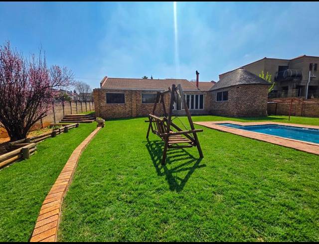 4 BEDROOM HOUSE FOR SALE IN ROTHDENE